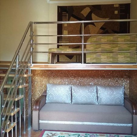 Pleasurable Apartment Near The Khotkevych Palace Lviv Exterior photo